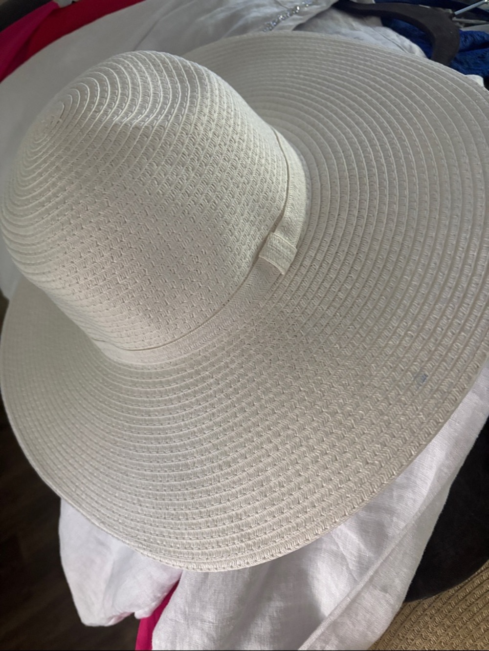 Shade & Shore Wide-Brim Straw Sun Hat in Cream